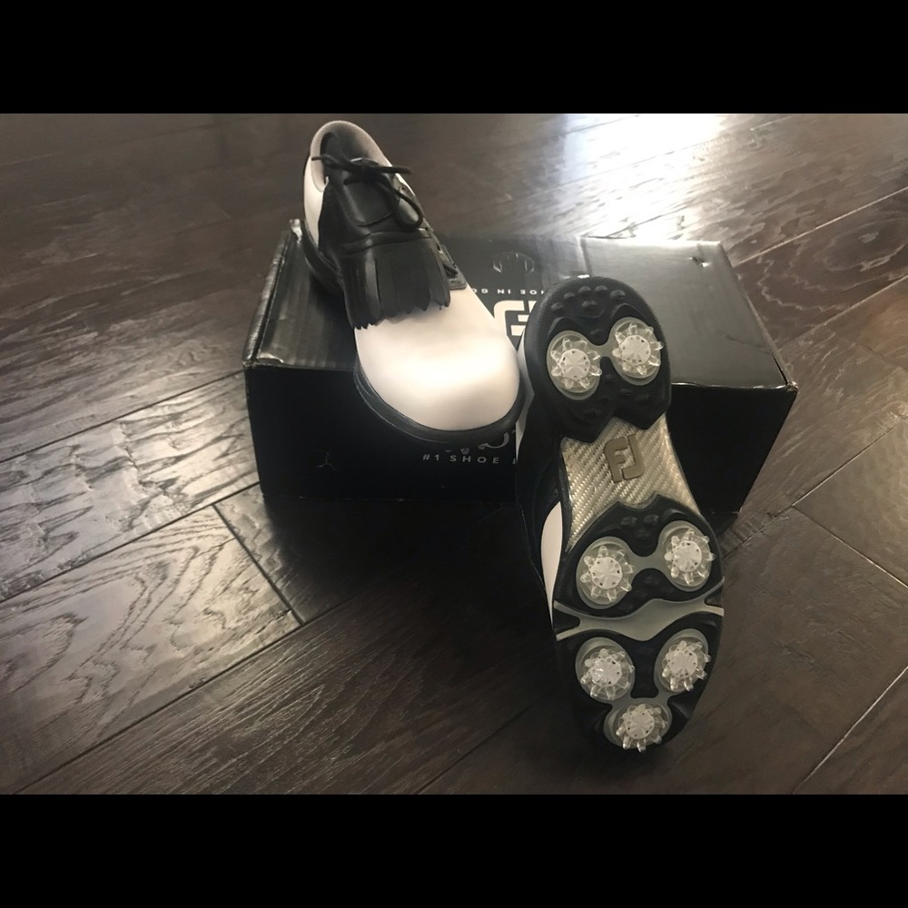 FootJoy women’s golf shoe